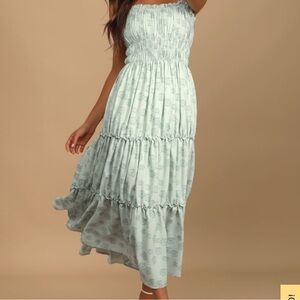 NWOT! Lulu's Green Smocked Tiered Midi Sundress